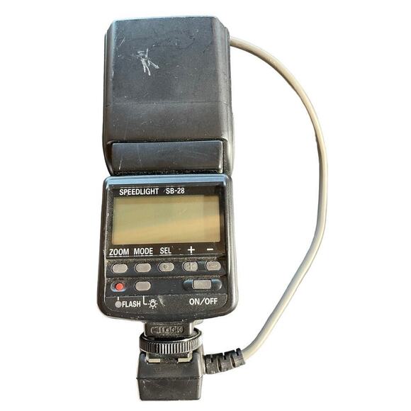 Nikon SB-28 Speedlight Shoe Mount Flash. Untested. - Picture 3 of 4